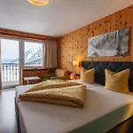 Otel Wohlfuehlhotel Hubertushof Am Arlberg - Ski-in & Ski-out - Sky Pool 4*
