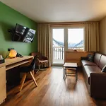 Wohlfuehlhotel Hubertushof Am Arlberg - Ski-in & Ski-out - Sky Pool シュトゥーベン・アム・アールベルク