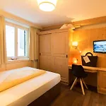 Hotel Wohlfuehlhotel Hubertushof Am Arlberg - Ski-in & Ski-out - Sky Pool 4*