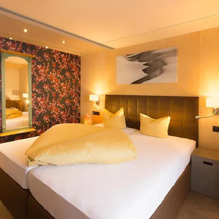 Szálloda Wohlfuehlhotel Hubertushof Stuben am Arlberg