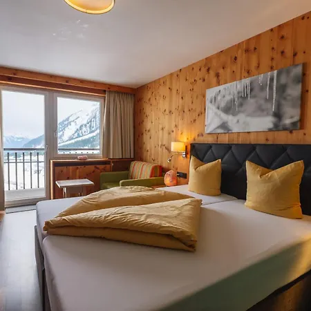 Hotel Wohlfuehlhotel Hubertushof Am Arlberg - Ski-in & Ski-out - Sky Pool 4*