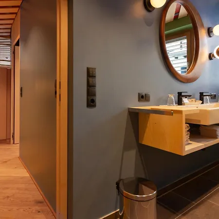 Hotel Wohlfuehlhotel Hubertushof Am Arlberg - Ski-in & Ski-out - Sky Pool 4*