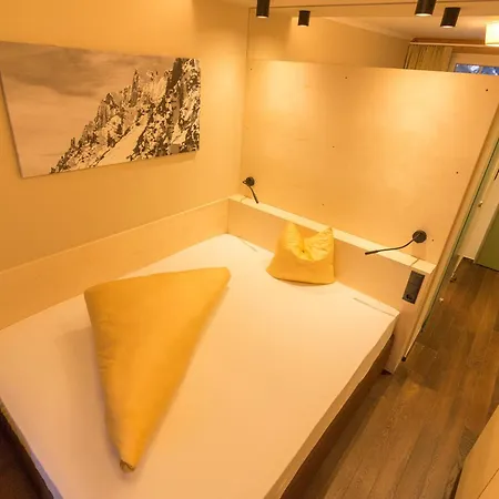 Wohlfuehlhotel Hubertushof Am Arlberg - Ski-in & Ski-out - Sky Pool