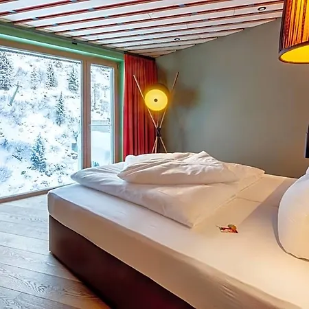 Hotel Wohlfuehlhotel Hubertushof Am Arlberg - Ski-in & Ski-out - Sky Pool 4*
