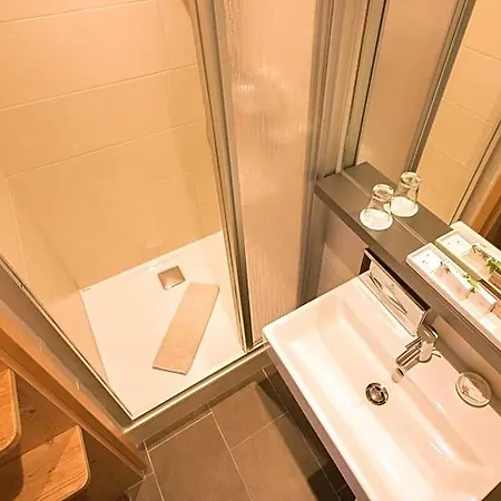 Hotel Wohlfuehlhotel Hubertushof Am Arlberg - Ski-in & Ski-out - Sky Pool 4*