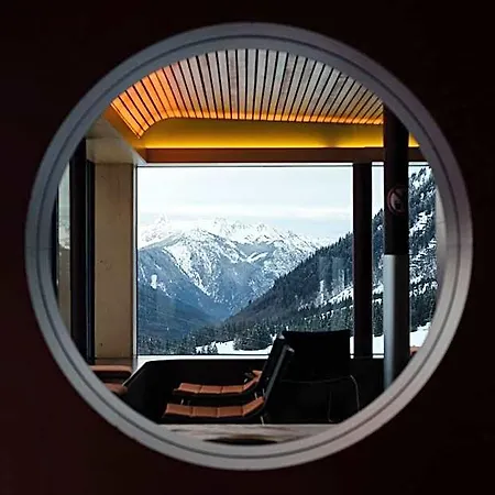 Hotel Wohlfuehlhotel Hubertushof Am Arlberg - Ski-in & Ski-out - Sky Pool Stuben am Arlberg