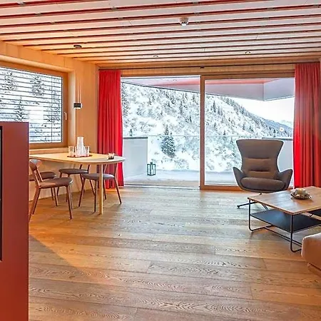Hotel Wohlfuehlhotel Hubertushof Am Arlberg - Ski-in & Ski-out - Sky Pool Stuben am Arlberg