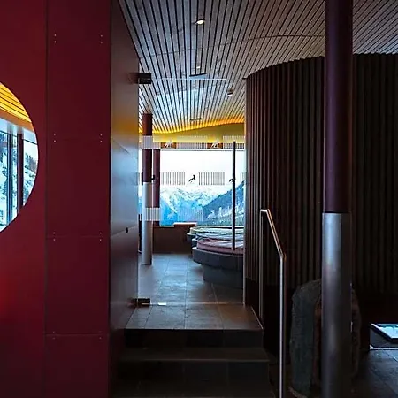 Wohlfuehlhotel Hubertushof Am Arlberg - Ski-in & Ski-out - Sky Pool Hotel Stuben am Arlberg