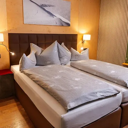 Wohlfuehlhotel Hubertushof Am Arlberg - Ski-in & Ski-out - Sky Pool 4* Stuben am Arlberg