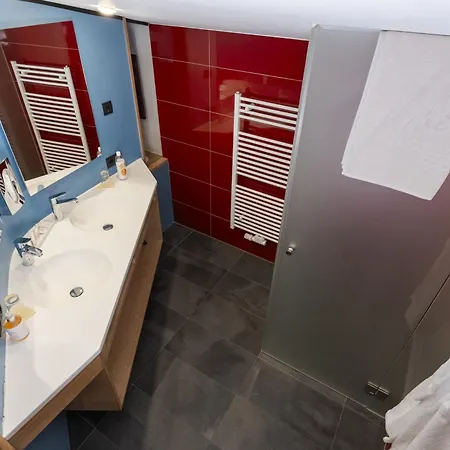 Wohlfuehlhotel Hubertushof Am Arlberg - Ski-in & Ski-out - Sky Pool Hotel 4*