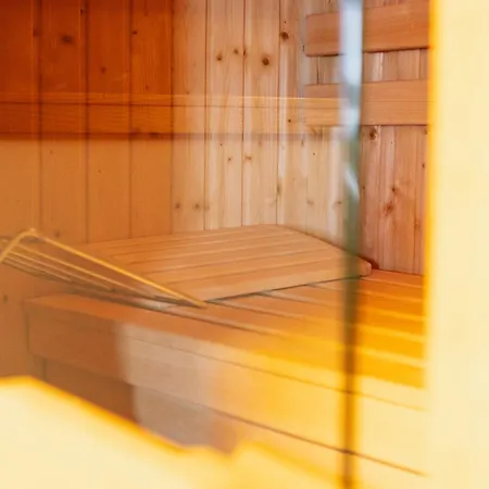 Hotel Wohlfuehlhotel Hubertushof Am Arlberg - Ski-in & Ski-out - Sky Pool 4*