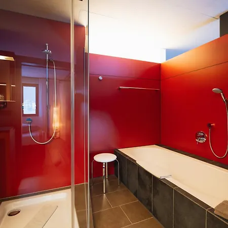 Wohlfuehlhotel Hubertushof Am Arlberg - Ski-in & Ski-out - Sky Pool Hotel