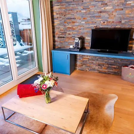 Hotel Wohlfuehlhotel Hubertushof Am Arlberg - Ski-in & Ski-out - Sky Pool Stuben am Arlberg