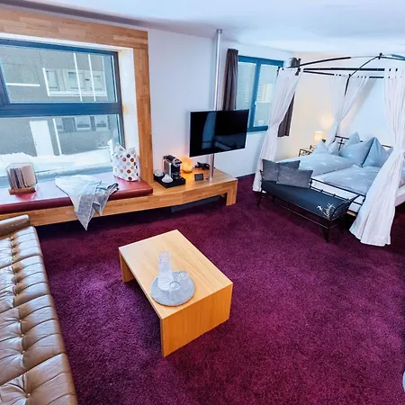 Hotel Wohlfuehlhotel Hubertushof Am Arlberg - Ski-in & Ski-out - Sky Pool