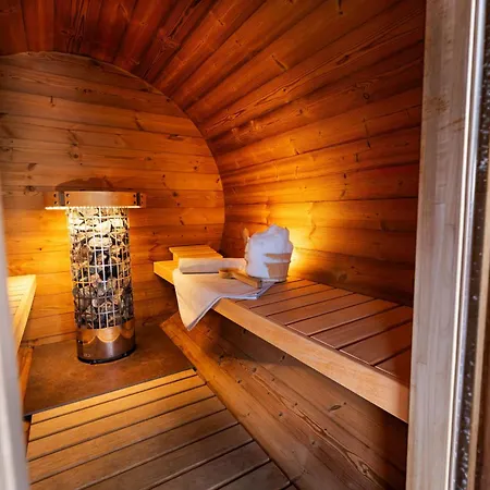 Wohlfuehlhotel Hubertushof Am Arlberg - Ski-in & Ski-out - Sky Pool 4*