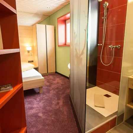 Wohlfuehlhotel Hubertushof Am Arlberg - Ski-in & Ski-out - Sky Pool
