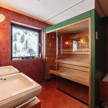 Hotel Wohlfuehlhotel Hubertushof Am Arlberg - Ski-in & Ski-out - Sky Pool 4*
