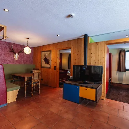 Wohlfuehlhotel Hubertushof Am Arlberg - Ski-in & Ski-out - Sky Pool Stuben am Arlberg