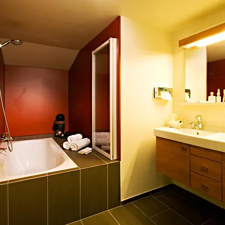 Hotel Wohlfuehlhotel Hubertushof Am Arlberg - Ski-in & Ski-out - Sky Pool