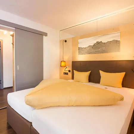 Hotel Wohlfuehlhotel Hubertushof Am Arlberg - Ski-in & Ski-out - Sky Pool Stuben am Arlberg